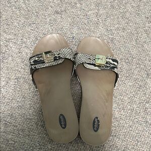 Dr. Scholl's Black and Cream Slide Sandals